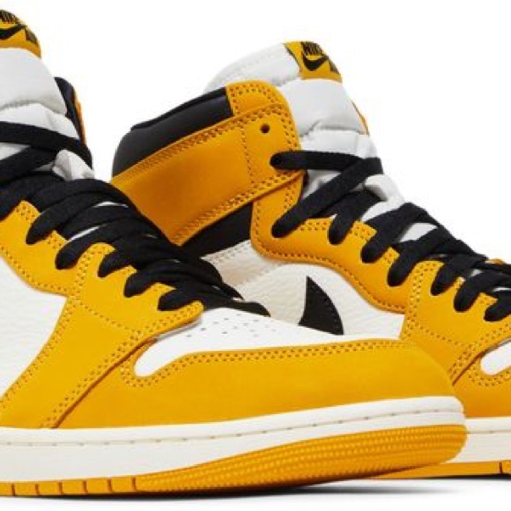 Jordan Retro High OG Sneakers Box